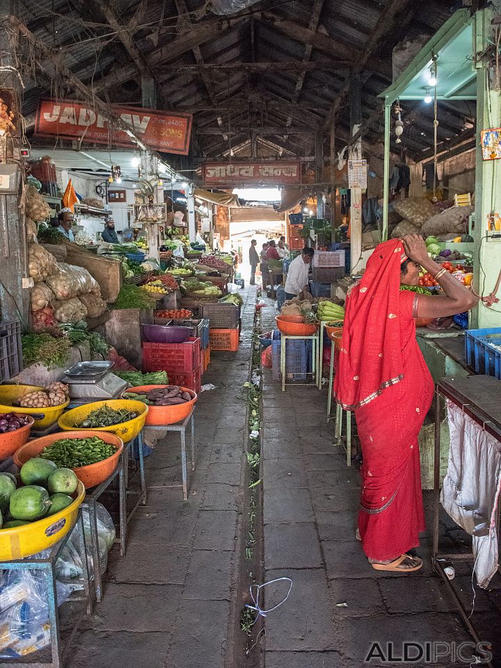 Lonavala Market - Street photos - dse_36172.jpg - images from aldi.pics